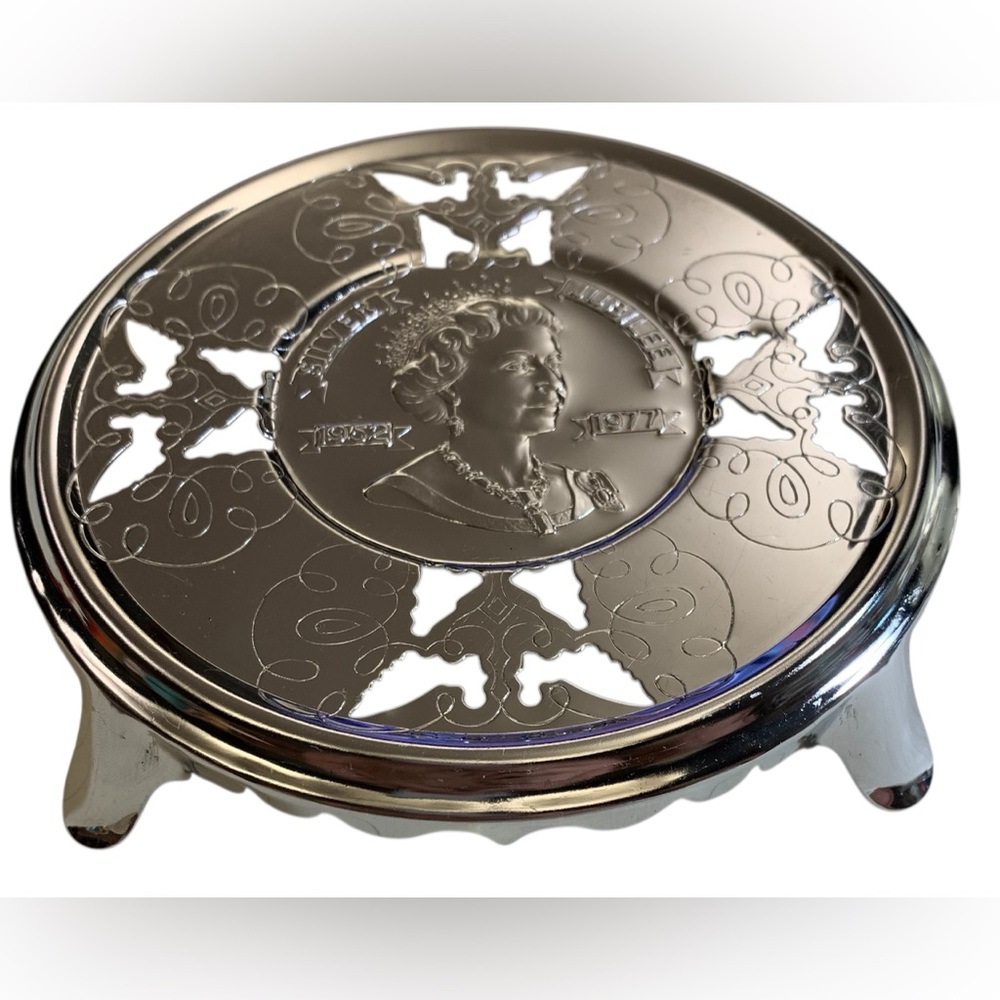 Vintage 1977 Queen Elizabeth Silver Jubilee Trivet,‎ Teapot Stand Silver plated
